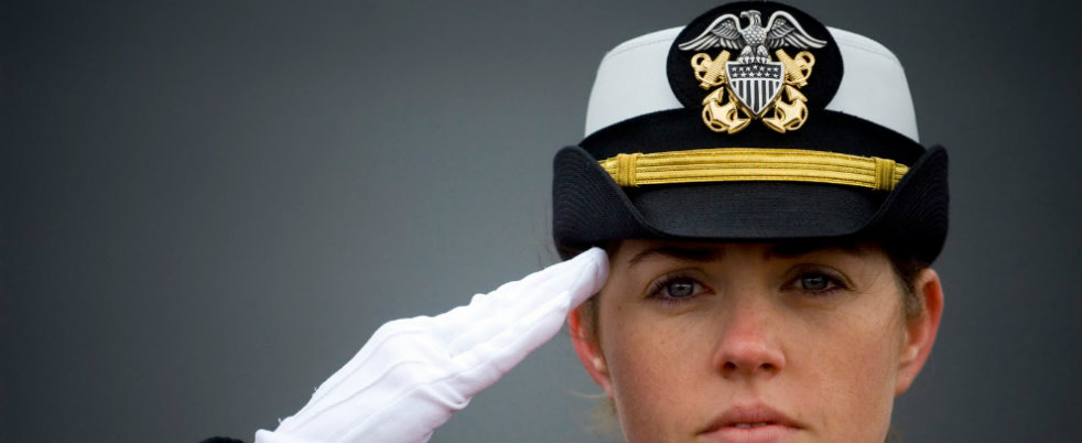 Female_officer_saluting2